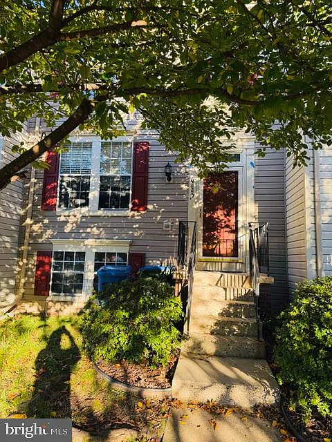 4 bed, 3.5 bath, 1580 sqft, $3,200 — Photo 2