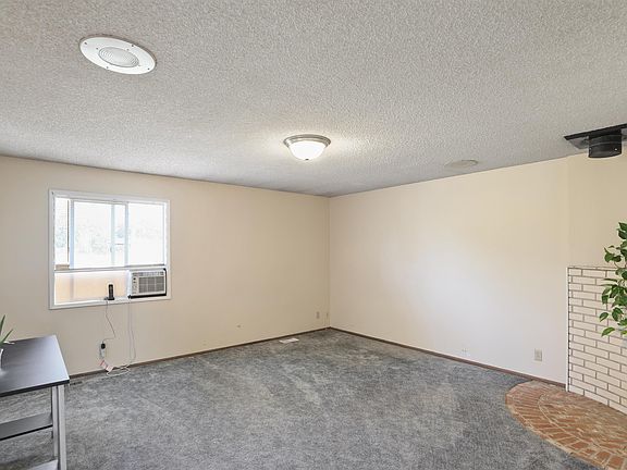 5th image of 23811 E Euclid Ave