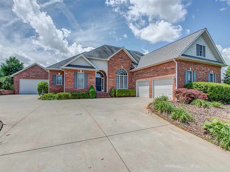 1st image of 2617 Pebble Creek Dr