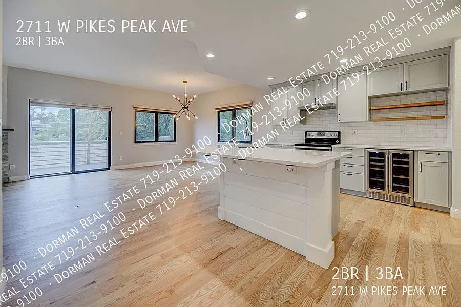 Absolutely beautiful 2 bedroom town home in the heart of Old Colorado City — Photo 2