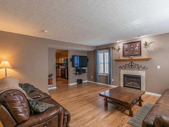 3rd image of 5481 Hillbrook Dr