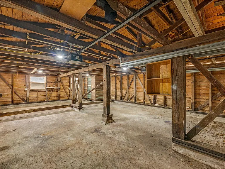 4102 Ursuline St — Photo 35
