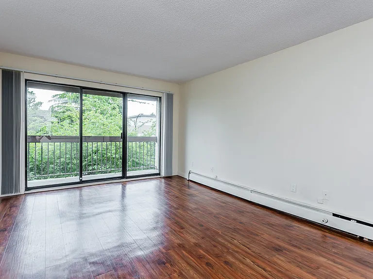 2328 Cambridge St — Photo 5