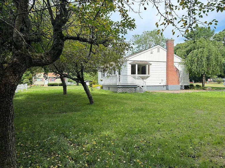 29 Forest St — Photo 11
