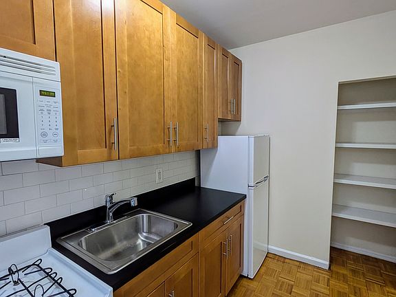 2nd image of 531 E 78th St APT 3h