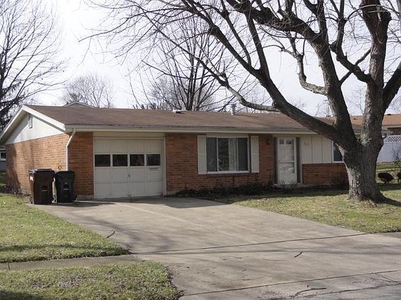 3rd image of 823 Browning Ave