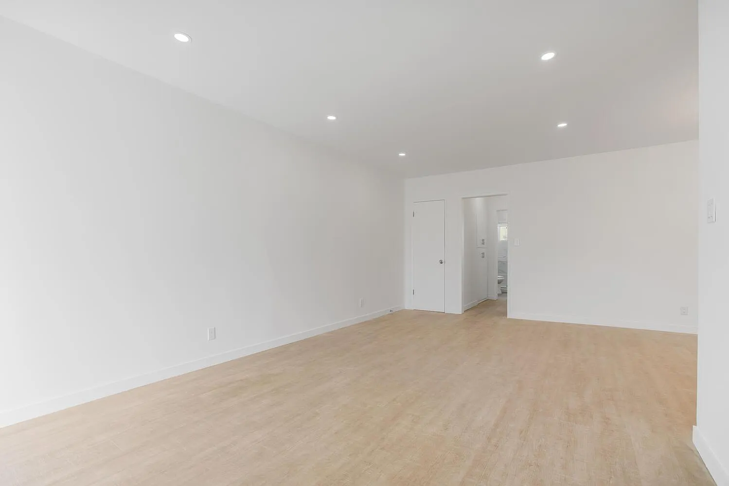 1 bed, 700 sqft, $1,995 — Photo 3