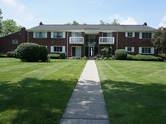 2nd image of 42743 Sheldon Pl APT 118
