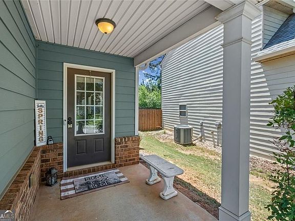 3rd image of 4707 Sweetwater Dr