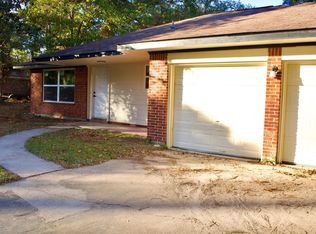 206 Hillcrest Dr, Conroe, TX 77303