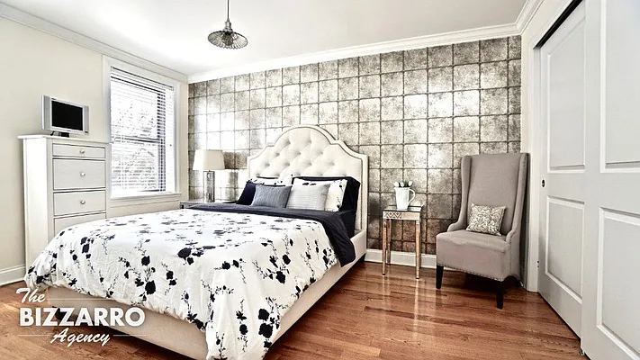 Sold by Bizzarro Agency | media 13