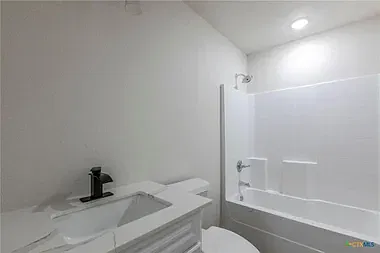 1 bed, $800 — Photo 4