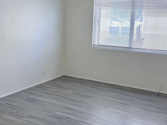 5th image of 929 Elm Ave APT 4