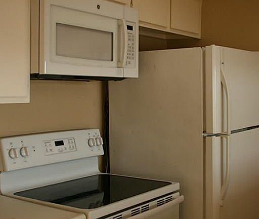 3rd image of 12600 Melville Dr #3