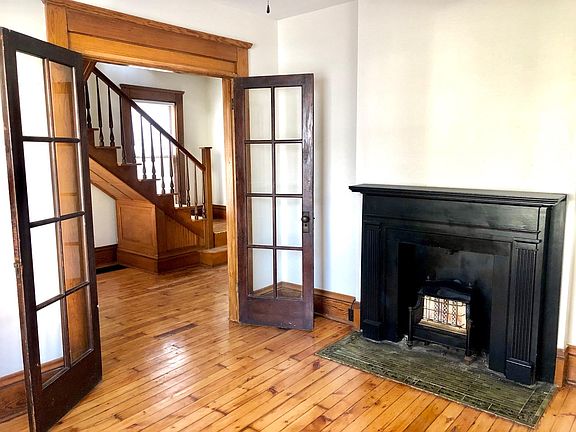 4th image of 1870 W 47th St
