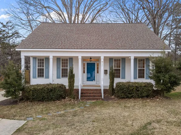 328 S Lombard St, Clayton, NC 27520