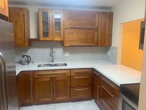 200 Leslie Dr Photo 1