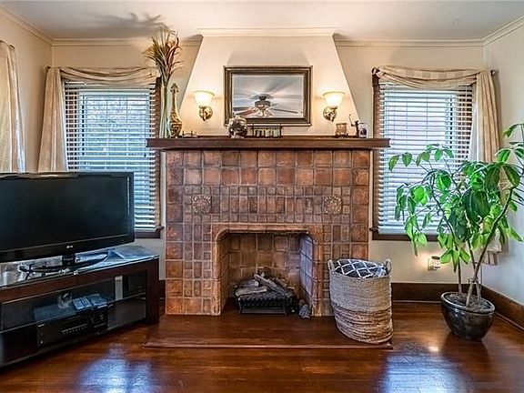 4th image of 615 Louann St