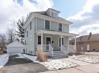 483 Hendee St, Elgin, IL 60123