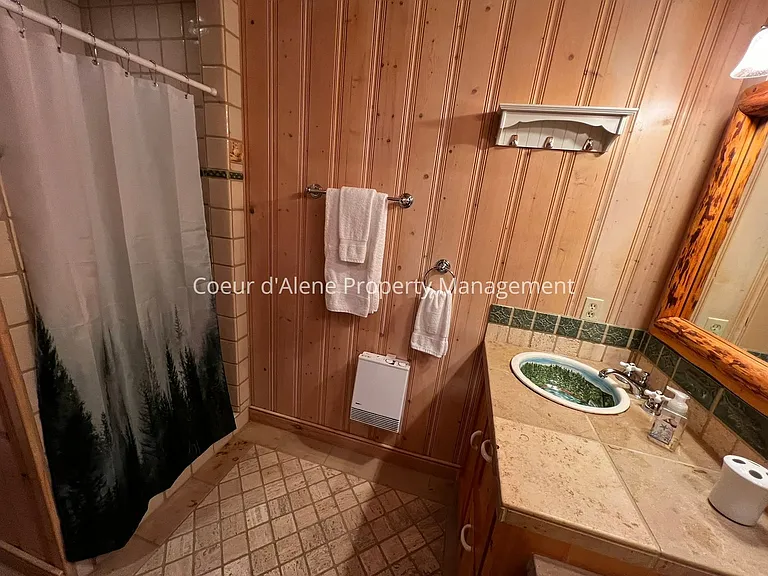 10646 N Lakeview Dr — Photo 10