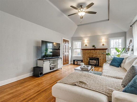 5th image of 3225 NW 21st St