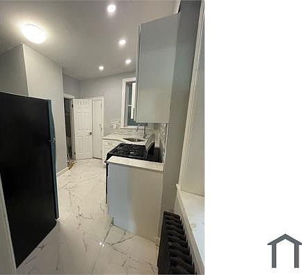 1st image of 112 Maple St #1R