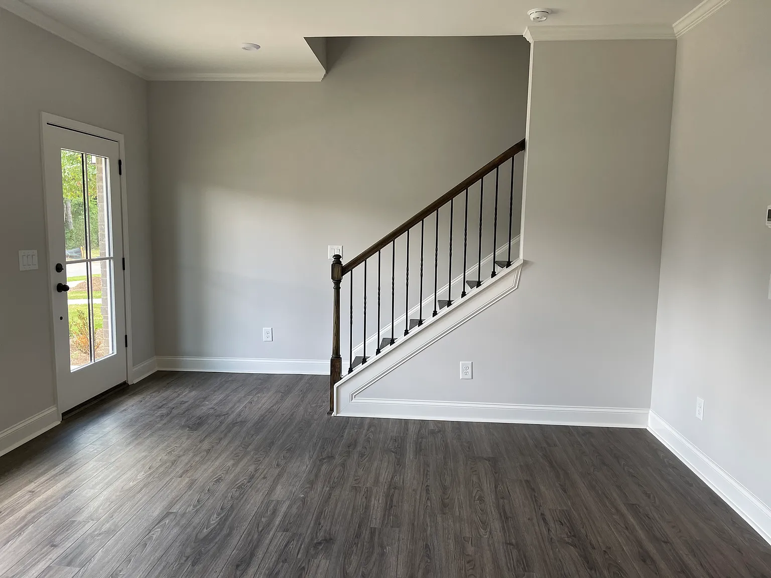 3 bed, 2000 sqft, $2,650 — Photo 2