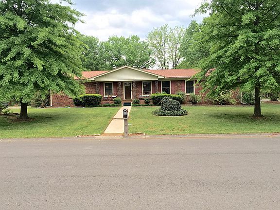 2nd image of 1613 Magnolia Dr