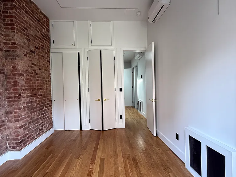 6080 Catalpa Ave #2-B — Photo 9