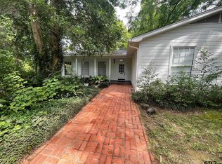 1106 E Redbud Ave, Crockett, TX 75835