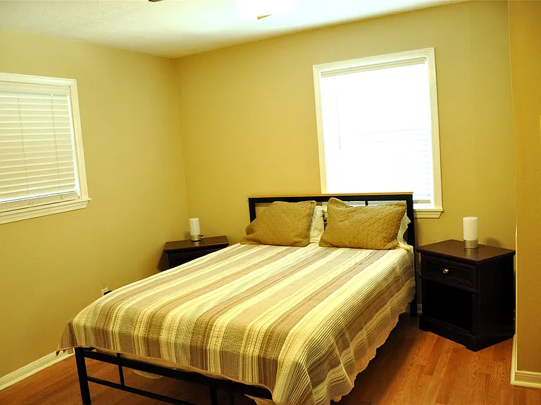 4723 Polk St — Photo 6