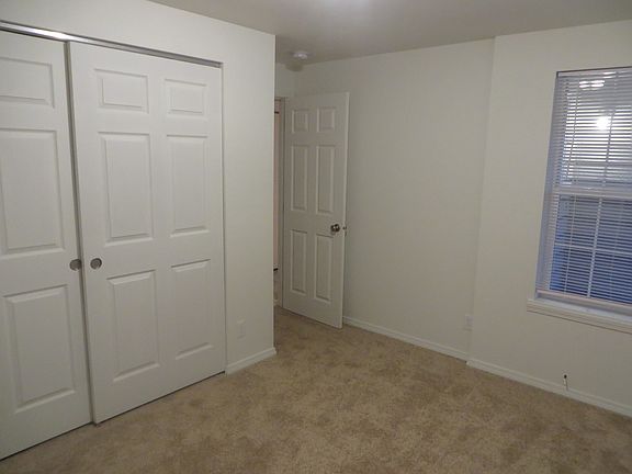 5th image of 165 & 167 Silverado Ct #165