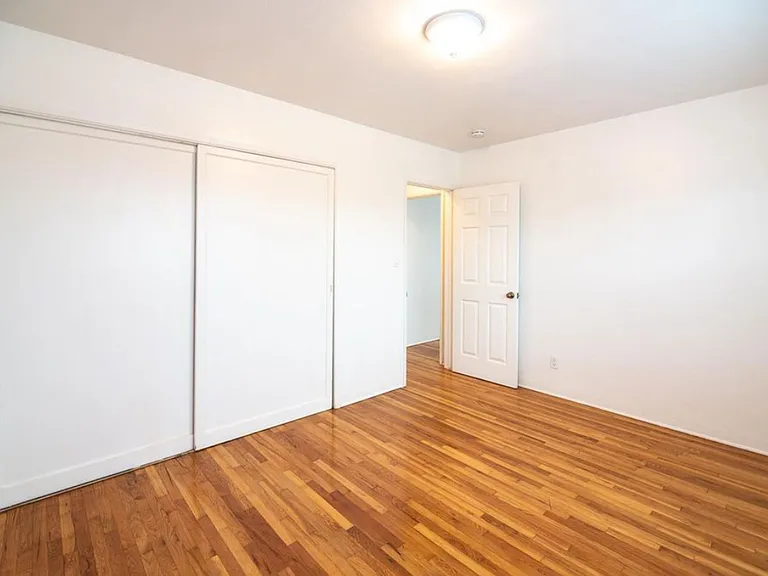 2168 Bacon St — Photo 8