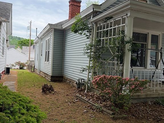 4th image of 1622 Summit St