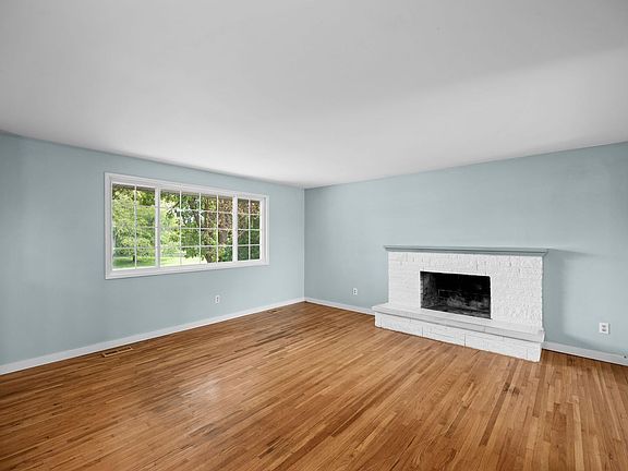 2nd image of 3418 E Carlisle Ave