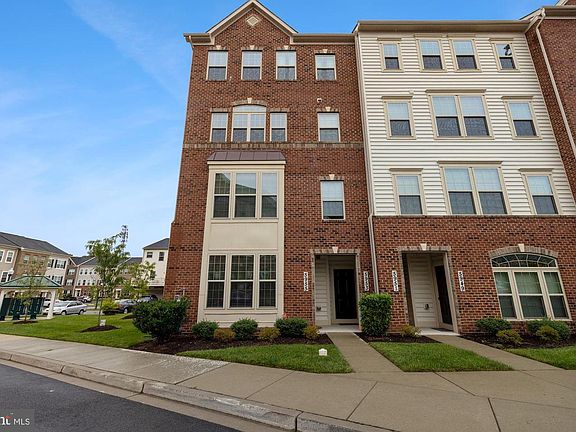 2nd image of 5953 Leben Dr