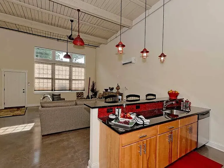 301 Green St #104 — Photo 5