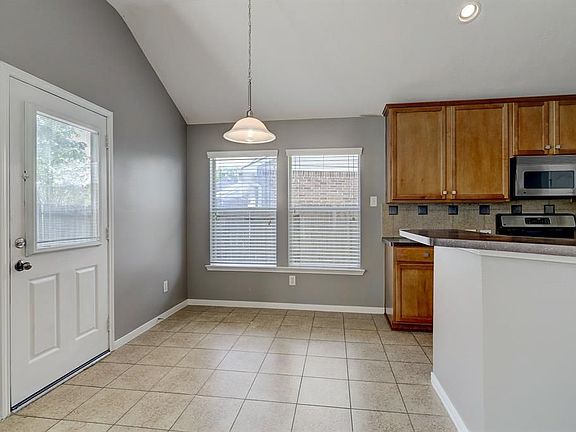 5th image of 13834 Rolling River Ln