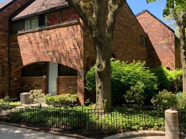 1131 W Polk St #Townhouse, Chicago, IL 60607