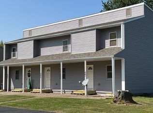 843 Deerfield Rd, Chatham, IL 62629