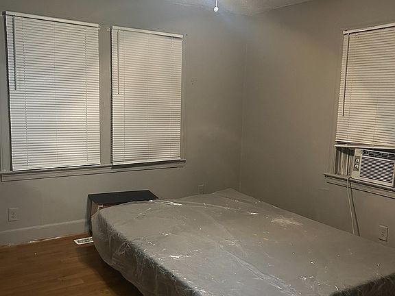 5th image of 390 Charlotte Blvd