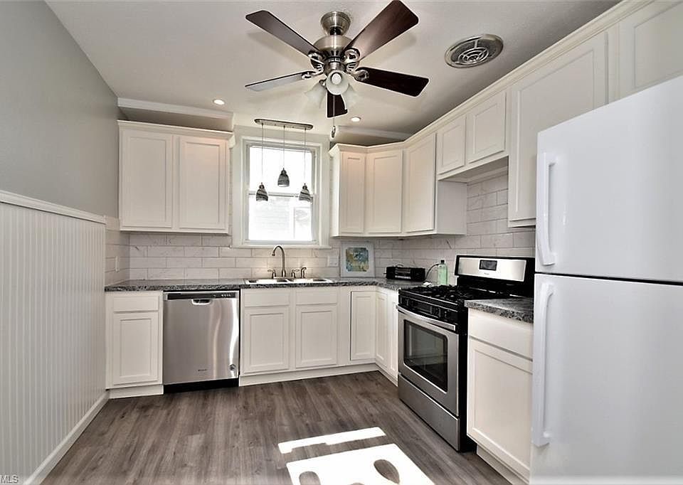 1st image of 1331 Nelson St #2