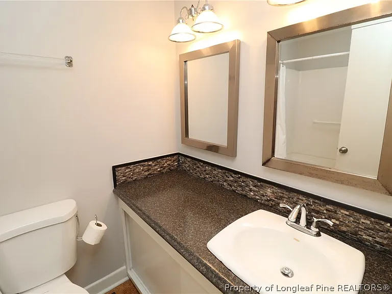 1009 Dogwood Ln — Photo 35