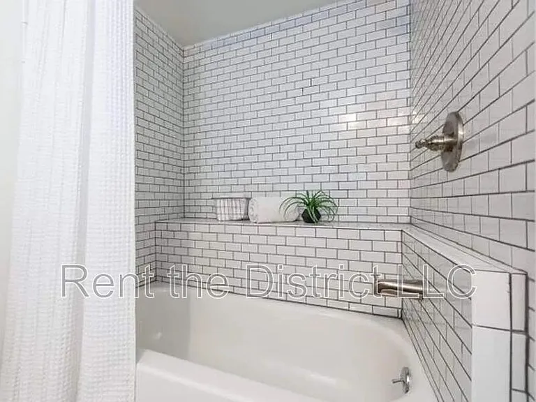 37 Rhode Island Ave NW — Photo 43
