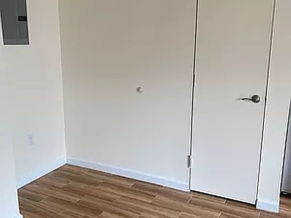 5th image of 4118 43rd St APT 2C