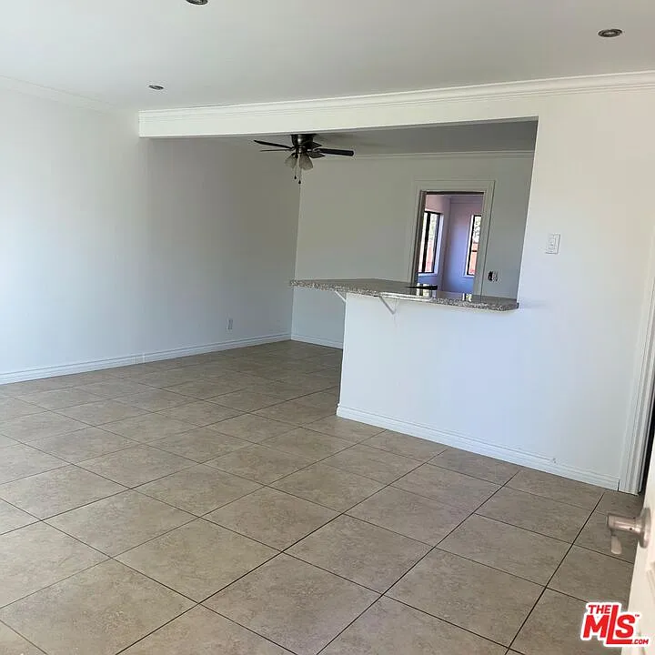 3 bed, 2.0 bath, 1328 sqft, $3,000 — Photo 4