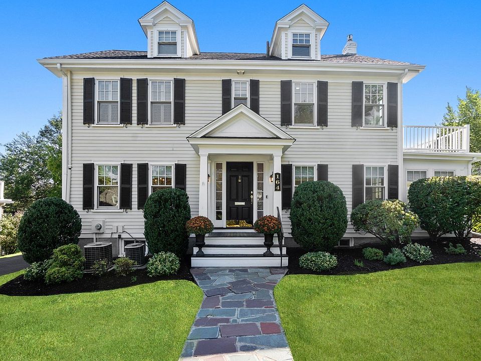 1st image of 164 Common St