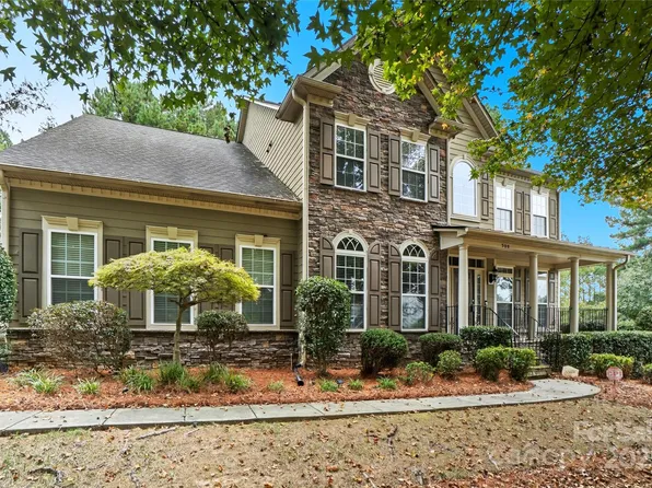 300 Beech Bluff Dr, Mount Holly, NC 28120