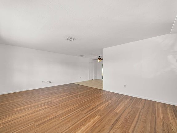 5th image of 1607 Cedarbrook St