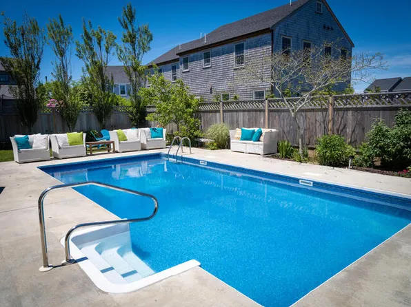 33 Bartlett Rd, Nantucket, MA 02554